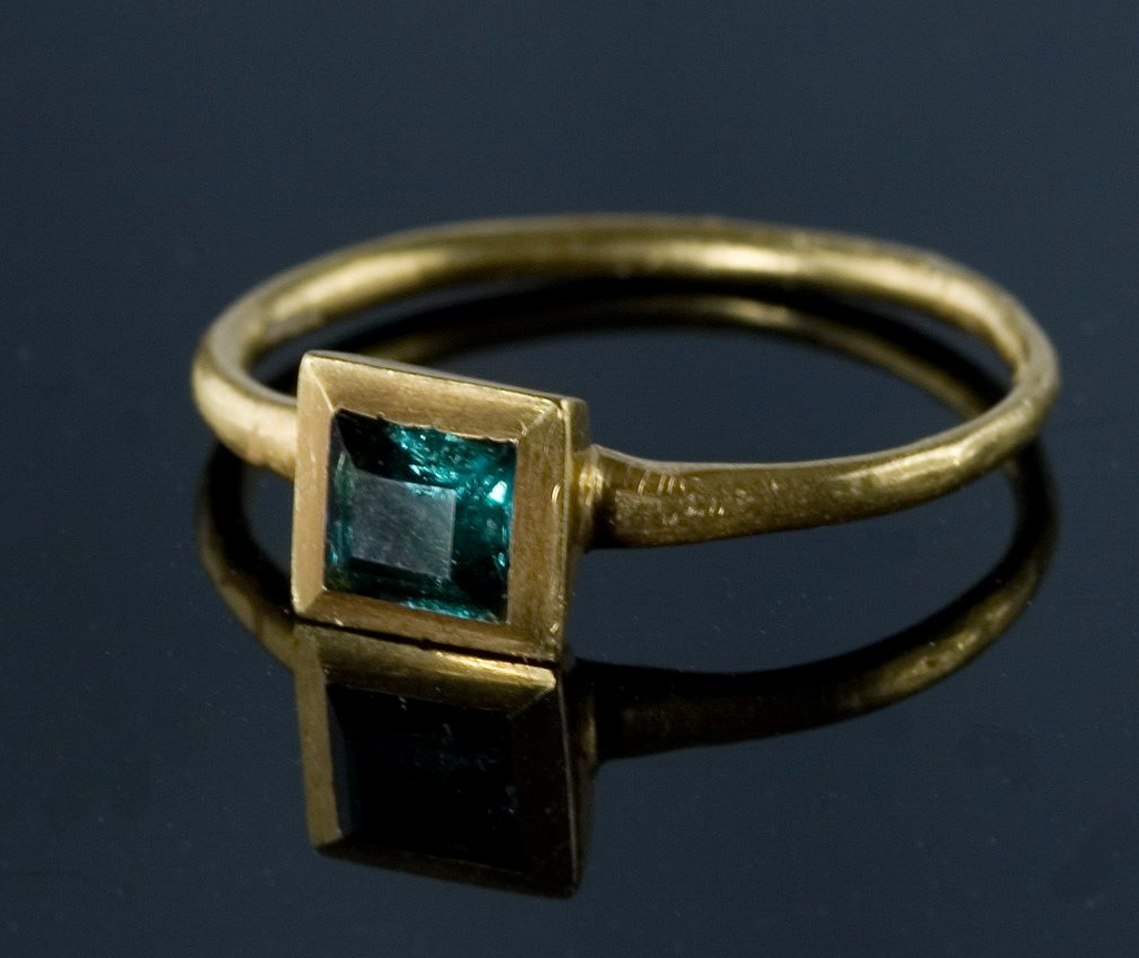 OTD April 28, 2011 Emerald and gold ring found