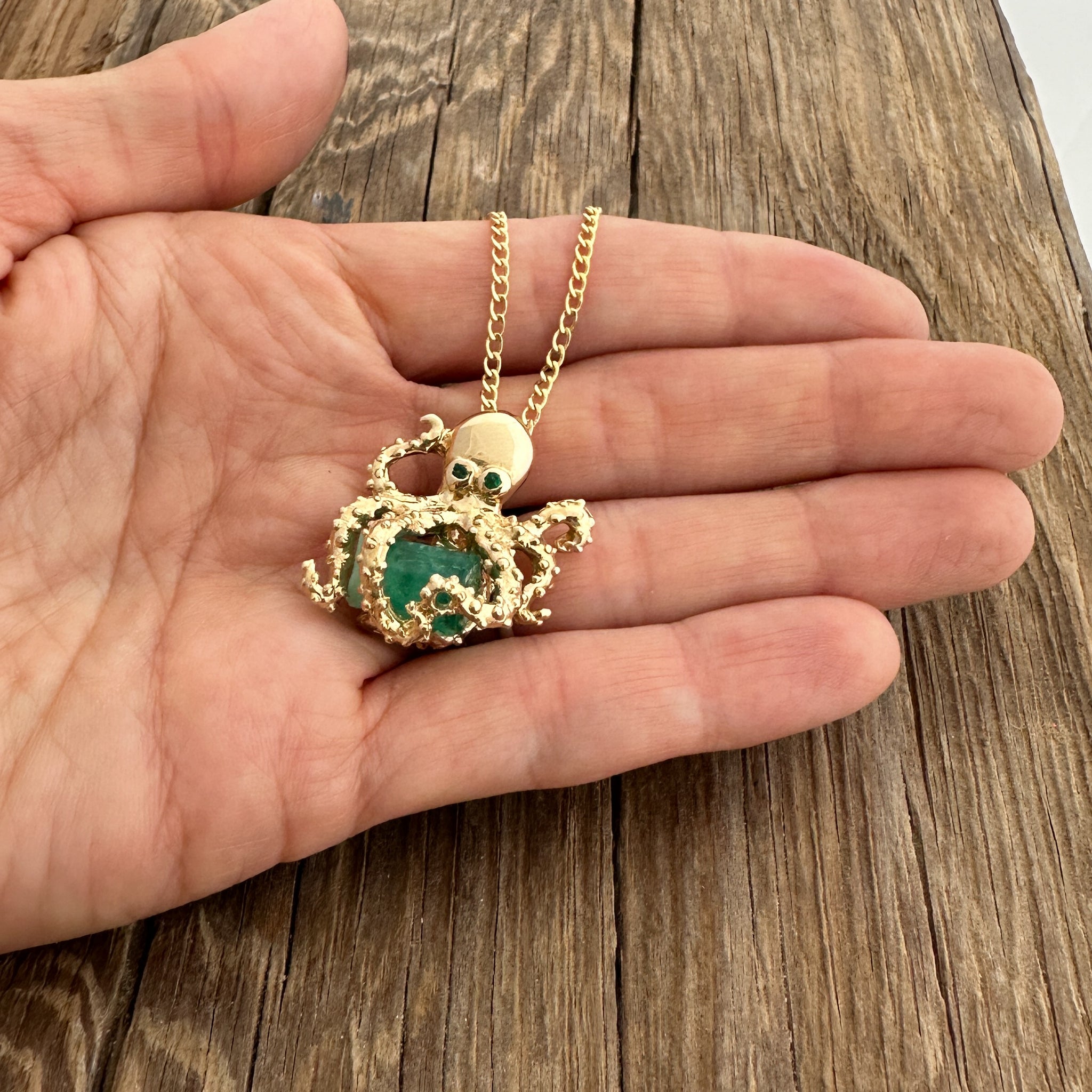 GARNET CROW オルゴール バタフライ・ノット グッズ Large Uncut Colombian Emerald 14K Gold Octopus Pendant | MFST
