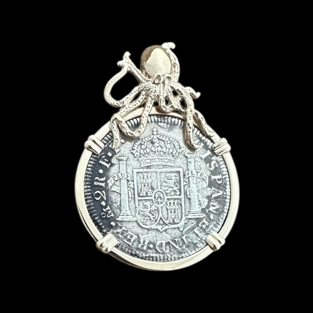 El Cazador Shipwreck Coin Pendant in 14K, 2 Reales #EC-20993